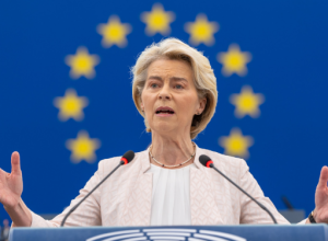 Mezzo sì dell'Europa a Meloni: no ai sussidi per l'energia fossile, sì agli investimenti nelle alternative. 